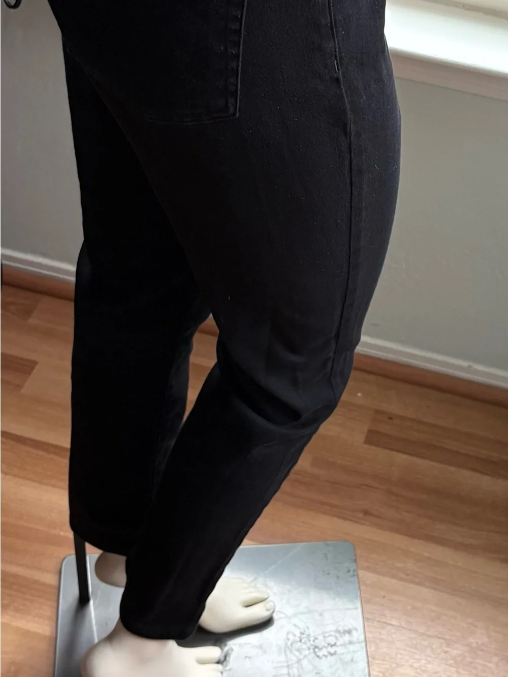 Black Cropped Straight-Leg Pants